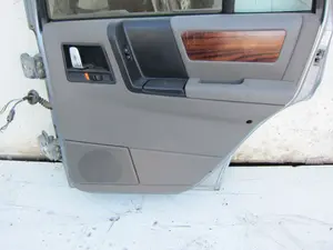 Foto de GUARNECIDO PUERTA TRASERA DERECHA CHRYSLER JEEP GR.CHEROKEE (ZJ)/(Z) 5.2 V8 CAT (211 CV / 155 KW)