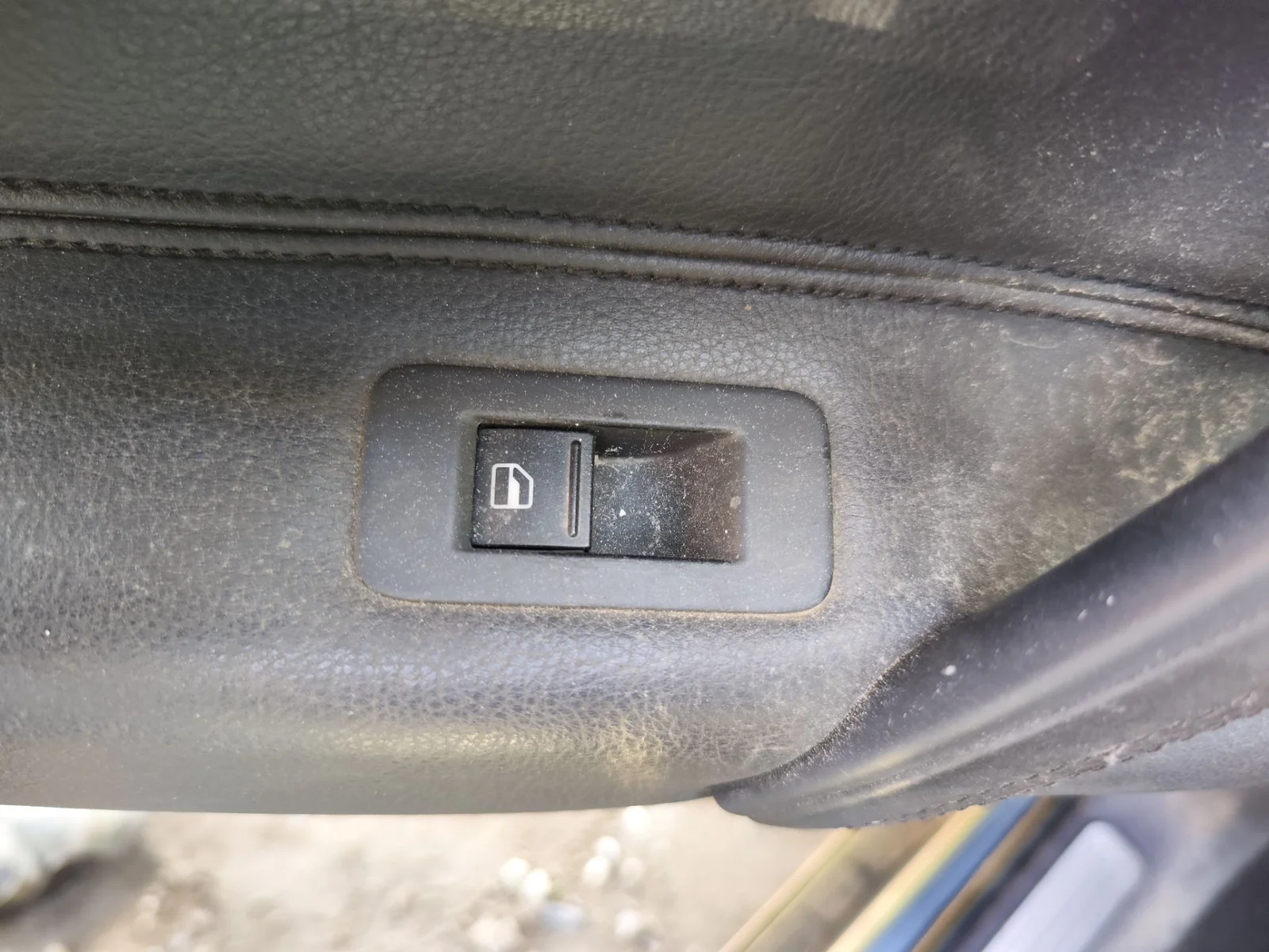 Foto de MANDO ELEVALUNAS TRASERO IZQUIERDO VOLKSWAGEN TOUAREG (7L6) 4.2 V8 32V FSI (350 CV / 257 KW)