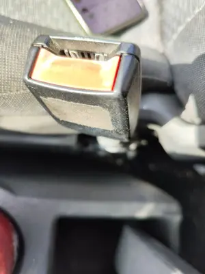 Foto de PRETENSOR AIRBAG DERECHO FORD FOCUS C-MAX (CAP)(2003) 1.6 TDCi CAT (109 CV / 80 KW)