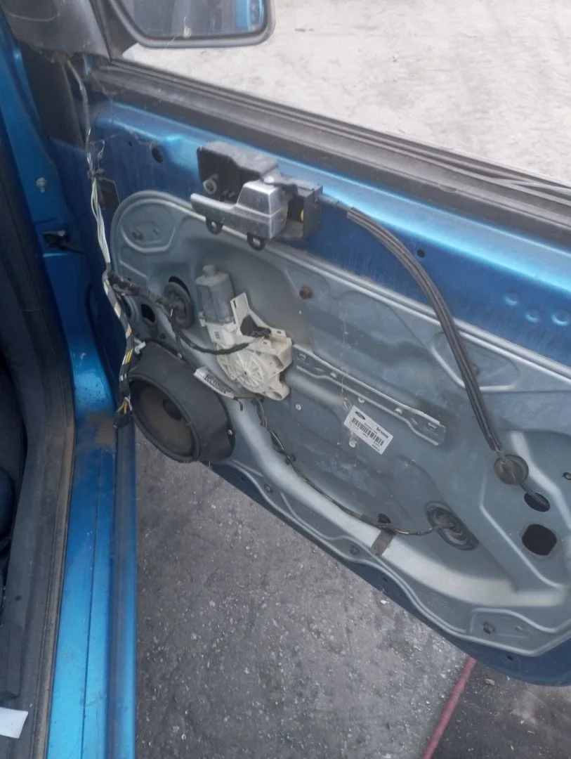 Foto de ELEVALUNAS DELANTERO DERECHO FORD FOCUS BERLINA (CAP) 1.6 TDCi CAT (109 CV / 80 KW)