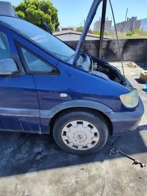 Foto de ALETA DELANTERA DERECHA OPEL ZAFIRA A 1.6 16V (101 CV / 74 KW) referencia 9195345