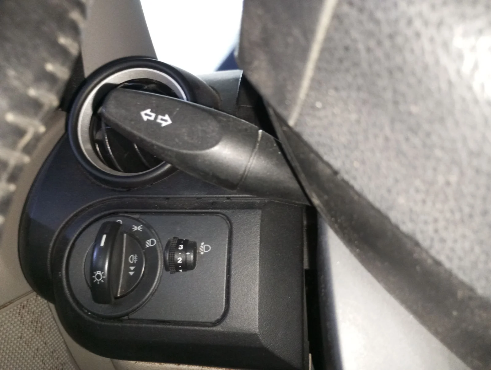 Foto de MANDO INTERMITENTES FORD FIESTA (CBK) 1.25 16V CAT (69 CV / 51 KW)
