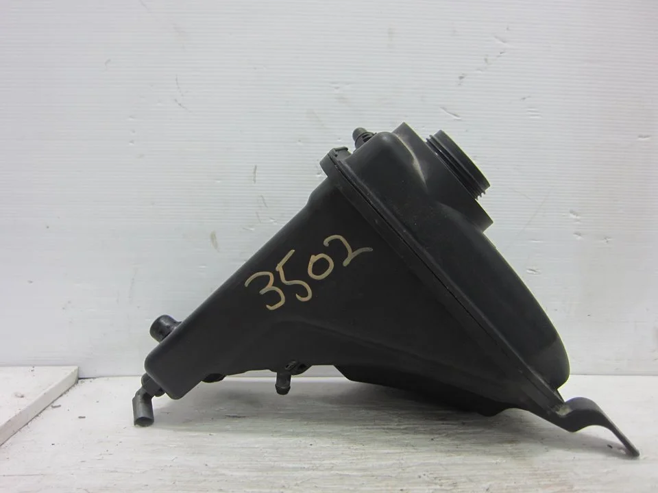 Foto de DEPOSITO EXPANSION BMW SERIE 3 BERLINA (E90) 2.0 16V CAT (150 CV / 110 KW) referencia 10617211