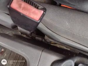 Foto de ENGANCHE CINTURON DELANTERO IZQUIERDO FORD FOCUS SPORTBREAK (CAP) 1.6 16V CAT (101 CV / 74 KW)