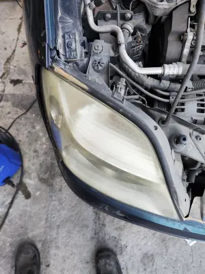 Foto de FARO DERECHO RENAULT SCENIC I (JA...) 1.9 dCi Diesel CAT (102 CV / 75 KW) referencia 260102746R foto 2