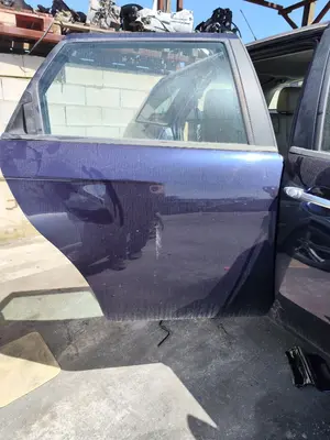 Foto de PUERTA TRASERA DERECHA ALFA ROMEO 156 SPORTWAGON 2.4 JTD CAT (175 CV / 129 KW) referencia 0060676315 foto 2