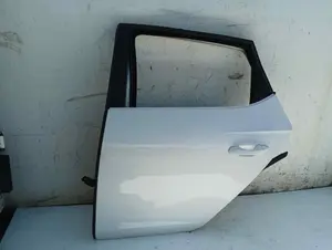 Foto de PUERTA TRASERA IZQUIERDA SEAT LEON (5F1) 1.6 TDI (105 CV / 77 KW)