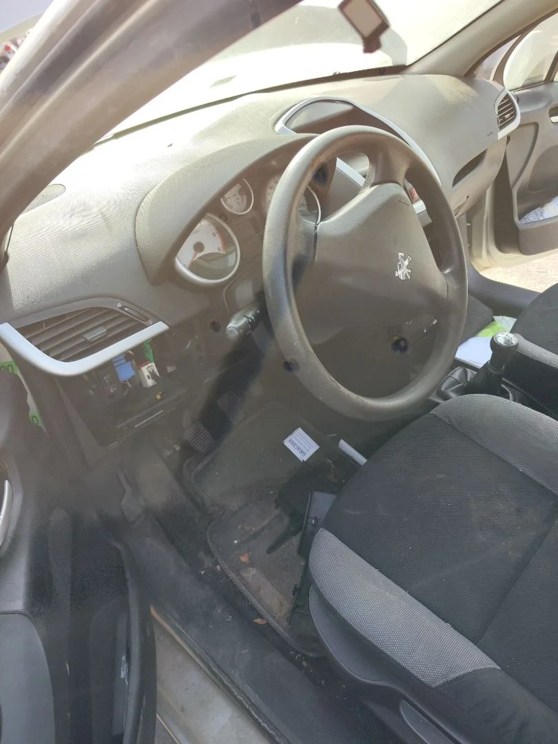 Foto de SALPICADERO PEUGEOT 207 1.4 HDi (68 CV / 50 KW) referencia 8211XS