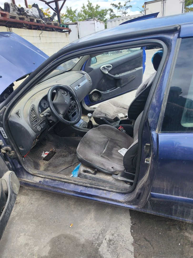 Foto de GOMAS CONTORNO PUERTA CITROEN XSARA COUPE 2.0 HDi CAT (RHY / DW10TD) (90 CV / 66 KW)