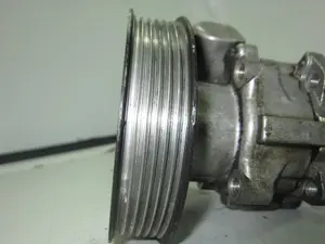 Foto de BOMBA DIRECCION VOLKSWAGEN PASSAT BERLINA (3B2) referencia 91128 foto 4