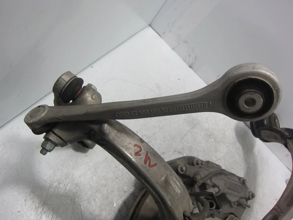 Foto de BRAZO SUSPENSION SUPERIOR DELANTERO DERECHO PORSCHE MACAN (95BA)