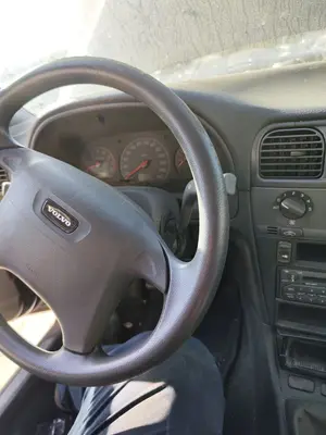 Foto de VOLANTE VOLVO S40 BERLINA 1.6 CAT (109 CV / 80 KW) referencia 30884413 foto 4