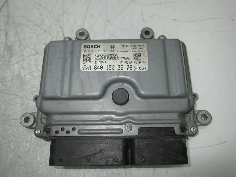 Foto de CENTRALITA MOTOR UCE MERCEDES-BENZ CLASE A (BM 169) 2.0 CDI CAT (109 CV / 80 KW) referencia A6401503279