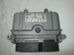 Foto de CENTRALITA MOTOR UCE MERCEDES-BENZ CLASE A (BM 169) 2.0 CDI CAT (109 CV / 80 KW) referencia A6401503279