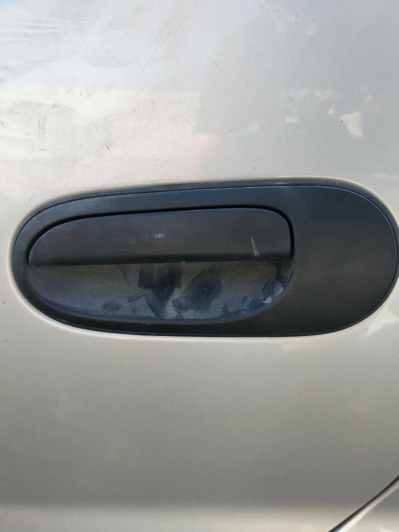 Foto de MANETA EXTERIOR TRASERA IZQUIERDA NISSAN ALMERA TINO (V10M) 1.8 16V CAT (114 CV / 84 KW) referencia 80607BM460