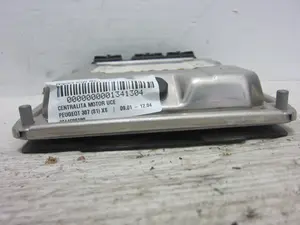 Foto de CENTRALITA MOTOR UCE PEUGEOT 307 (S1)(04.2001) 2.0 HDi FAP CAT (107 CV / 79 KW) referencia 9644606180 foto 2
