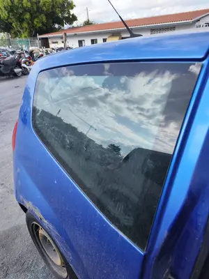 Foto de LUNA CUSTODIA TRASERA DERECHA CITROEN C2 1.1  (60 CV / 44 KW)