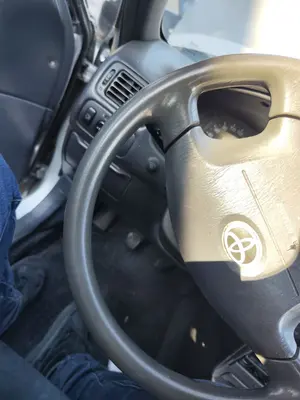 Foto de VOLANTE TOYOTA COROLLA (E11) 2.0 Turbodiesel CAT (90 CV / 66 KW) referencia 4510013010B0 foto 3