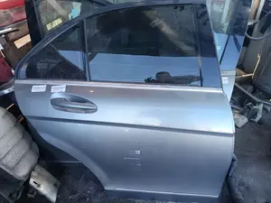 Foto de PUERTA TRASERA DERECHA MERCEDES-BENZ CLASE C (BM 204) BERLINA 3.0 V6 CAT (231 CV / 170 KW)