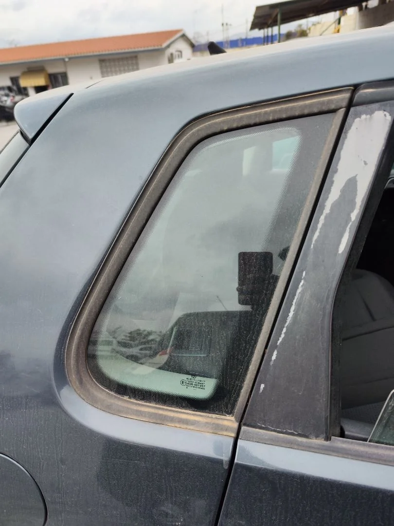 Foto de LUNA CUSTODIA TRASERA DERECHA VOLKSWAGEN POLO IV (9N1) 1.4 16V (75 CV / 55 KW)