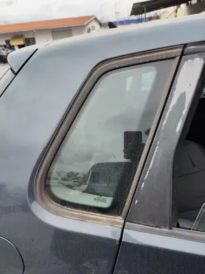 Foto de LUNA CUSTODIA TRASERA DERECHA VOLKSWAGEN POLO IV (9N1) 1.4 16V (75 CV / 55 KW)