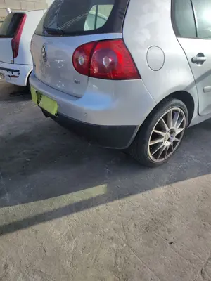 Foto de PARAGOLPES TRASERO VOLKSWAGEN GOLF V (1K1)(10.2003) 1.4 16V TSI (170 CV / 125 KW) foto 3