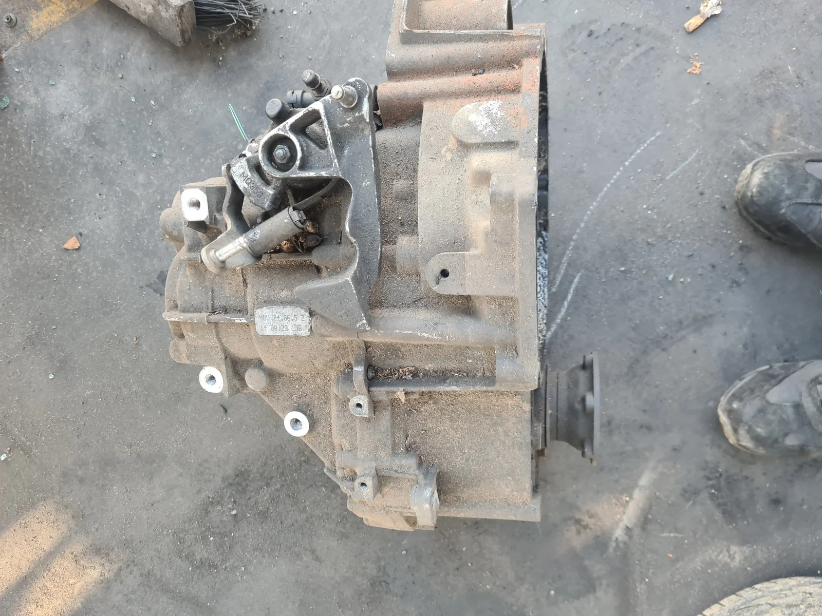 Foto de CAJA CAMBIOS VOLKSWAGEN PASSAT BERLINA (3C2) referencia HDU