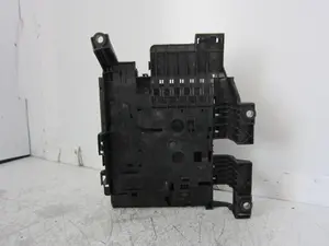 Foto de CAJA RELES / FUSIBLES PORSCHE CAYENNE (TIPO 92A) foto 2
