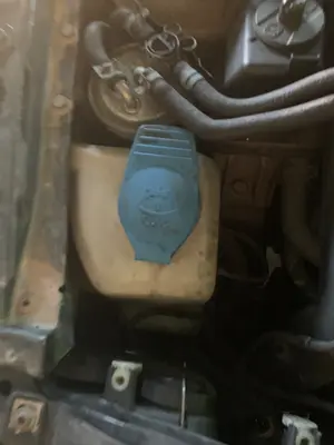 Foto de DEPOSITO LIMPIA VOLKSWAGEN GOLF IV BERLINA (1J1)(10.1997) 1.9 TDI (101 CV / 74 KW)