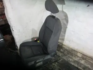 Foto de ASIENTO DELANTERO IZQUIERDO VOLKSWAGEN GOLF VI (5K1)(10.2008) 1.6 TDI DPF (105 CV / 77 KW) referencia 1K4881105 foto 6