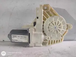 Foto de MOTOR ELEVALUNAS DELANTERO DERECHO AUDI A4 AVANT (8K5) 2.0 16V TDI (143 CV / 105 KW) referencia 8K0959802A foto 3