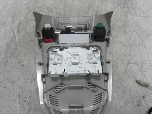 Foto de LUZ INTERIOR CITROEN C5 AIRCROSS 1.2 12V e-THP / PureTech (131 CV / 96 KW) referencia 9812595380 foto 9