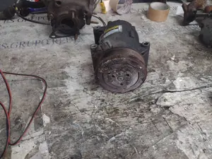 Foto de COMPRESOR AIRE ACONDICIONADO RENAULT MEGANE II BERLINA 3P referencia 8200309193 foto 4