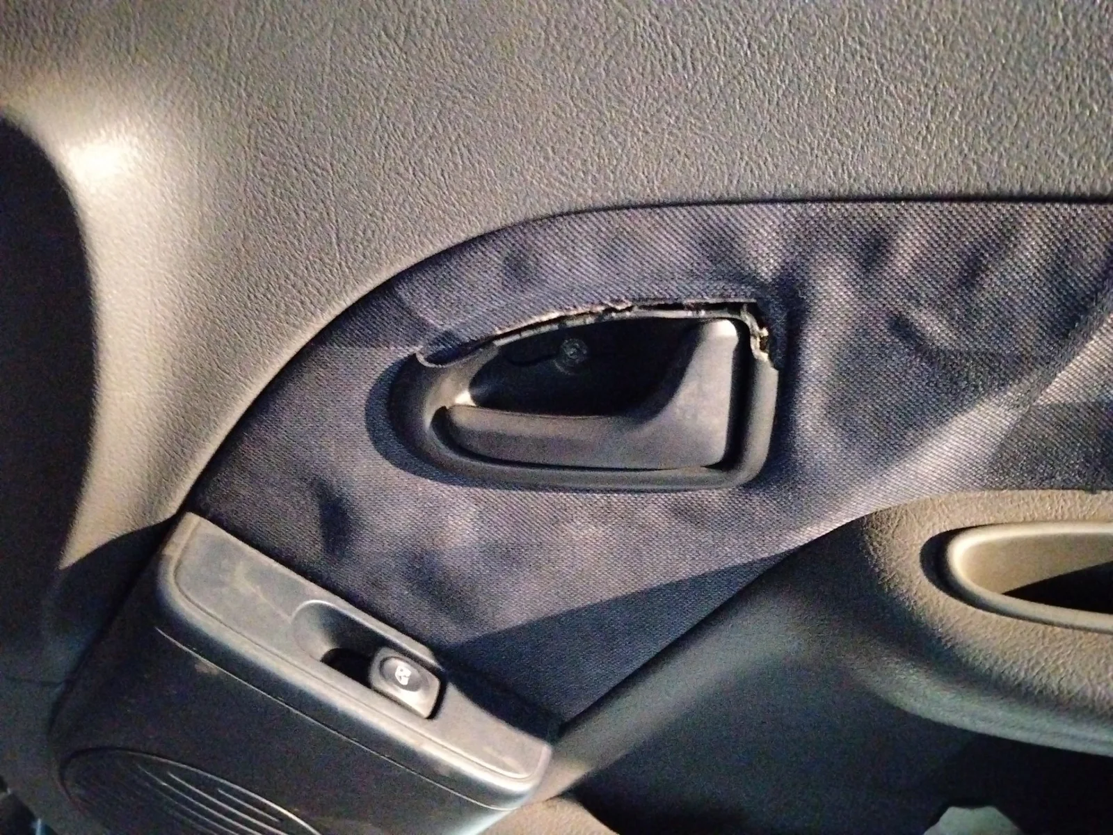 Foto de MANETA INTERIOR DELANTERA DERECHA RENAULT CLIO II FASE I (B/CB0) 1.4 16V (98 CV / 72 KW)