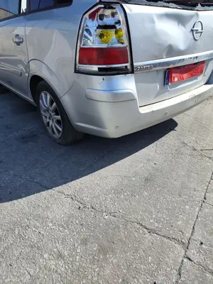 Foto de PARAGOLPES TRASERO OPEL ZAFIRA B 1.9 CDTI (120 CV / 88 KW) referencia 13125014 foto 3