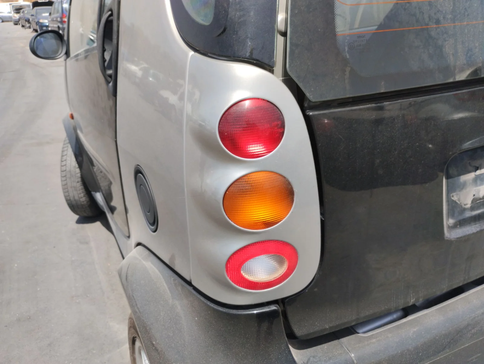 Foto de PILOTO TRASERO IZQUIERDO SMART CITY-COUPE 0.6 Turbo CAT (54 CV / 40 KW)