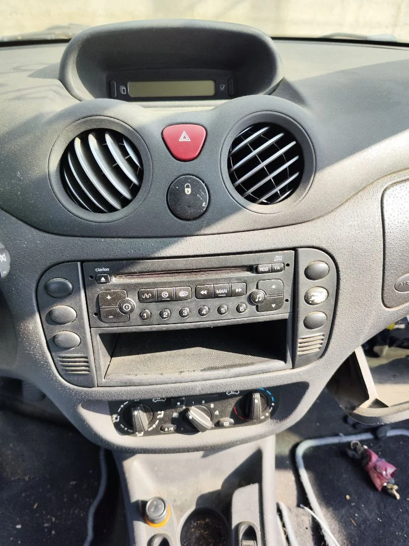 Foto de CONSOLA CENTRAL CITROEN C2 1.1 (60 CV / 44 KW)