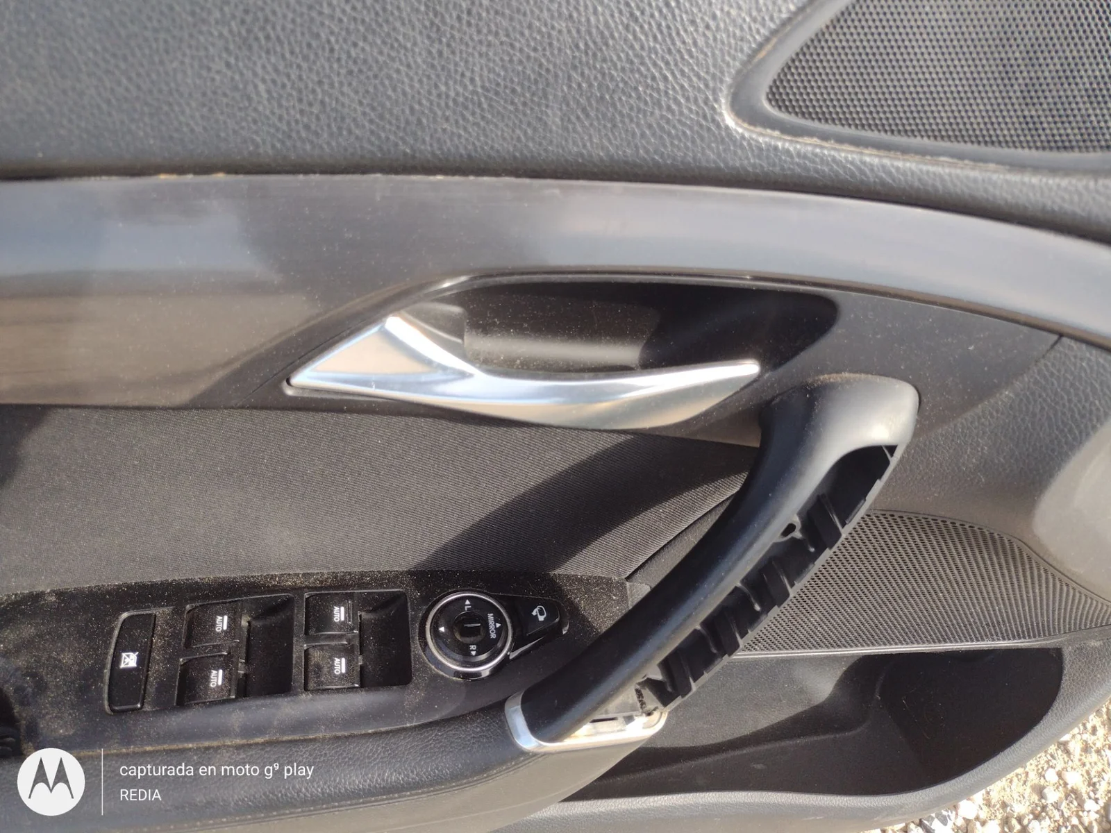 Foto de MANETA INTERIOR DELANTERA IZQUIERDA HYUNDAI I40 (VF) 1.7 CRDi CAT (136 CV / 100 KW)