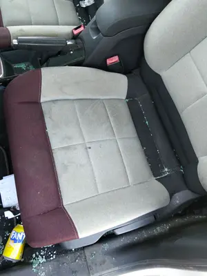 Foto de ASIENTO DELANTERO IZQUIERDO CITROEN C4 CACTUS 1.2 12V VTi (82 CV / 60 KW)