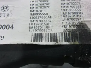 Foto de CAJA RELES / FUSIBLES SEAT LEON (1M1) 1.8 20V (125 CV / 92 KW) referencia 1J1970083CK foto 3
