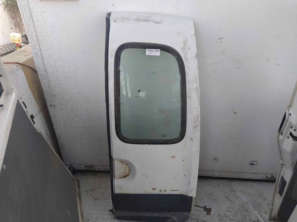 Foto de PUERTA TRASERA DERECHA RENAULT KANGOO I (F/KC0) 1.9 dCi Diesel CAT (84 CV / 62 KW) referencia 7751473603