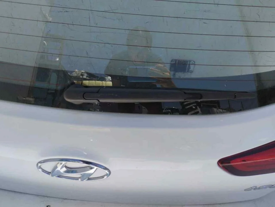 Foto de MOTOR LIMPIA TRASERO HYUNDAI I20 (GB) 1.2 16V CAT (84 CV / 62 KW)
