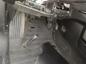 Foto de PEDAL EMBRAGUE ALFA ROMEO GIULIETTA (191) 1.6 JTDM CAT (105 CV / 77 KW)