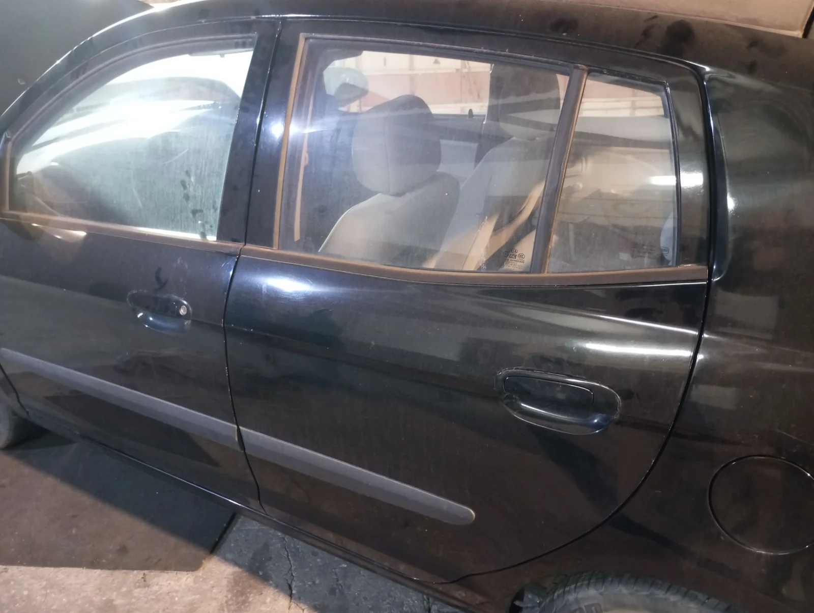 Foto de PUERTA TRASERA IZQUIERDA KIA PICANTO (SA) 1.1 CAT (65 CV / 48 KW) referencia 7700307010