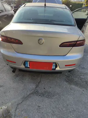 Foto de PORTON TRASERO ALFA ROMEO 159 (140) 1.9 JTD (M) 16V CAT (150 CV / 110 KW) foto 4