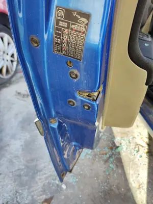 Foto de CERRADURA PUERTA DELANTERA IZQUIERDA RENAULT MEGANE II BERLINA 5P 1.5 dCi Diesel (101 CV / 74 KW)