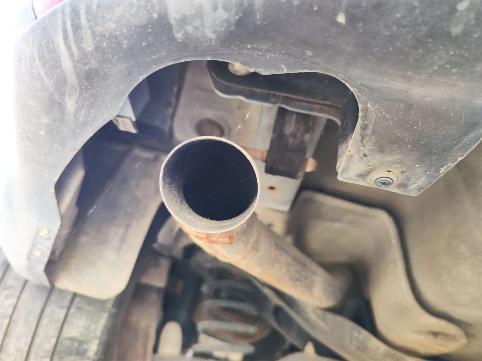 Foto de SILENCIADOR TRASERO FORD FOCUS BERLINA (CAP) 1.8 TDCi Turbodiesel CAT (116 CV / 85 KW)