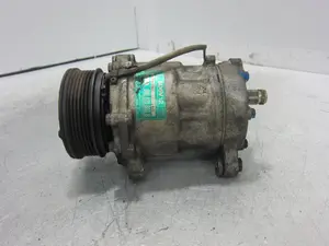 Foto de COMPRESOR AIRE ACONDICIONADO VOLKSWAGEN POLO III BERLINA (6N2) referencia 6N0820803B foto 2