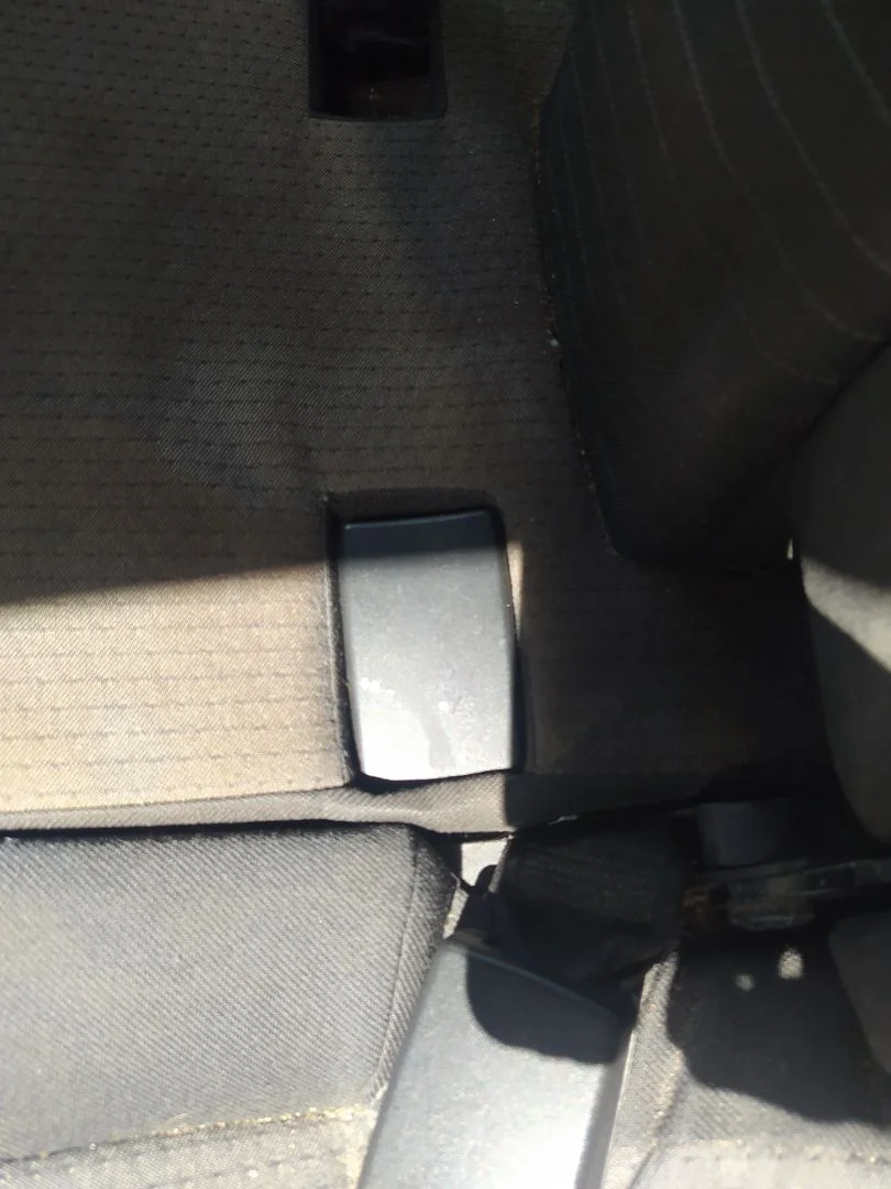Foto de ENGANCHE CINTURON TRASERO CENTRAL OPEL MERIVA 1.7 16V DTI CAT (Y 17 DT / LR6) (75 CV / 55 KW)