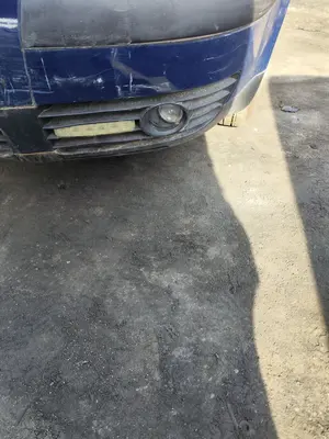 Foto de FARO ANTINIEBLA IZQUIERDO VOLKSWAGEN PASSAT BERLINA (3B3) 1.9 TDI (131 CV / 96 KW)